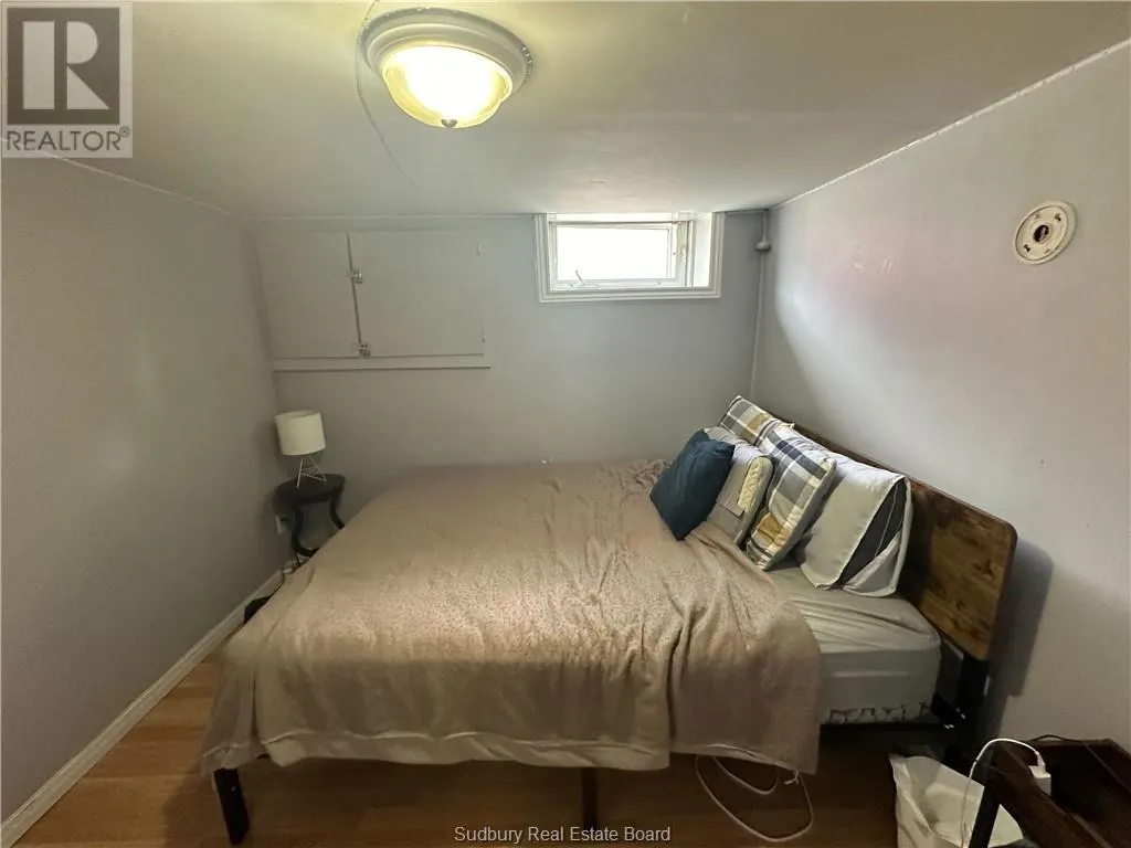 3432 Falconbridge Highway