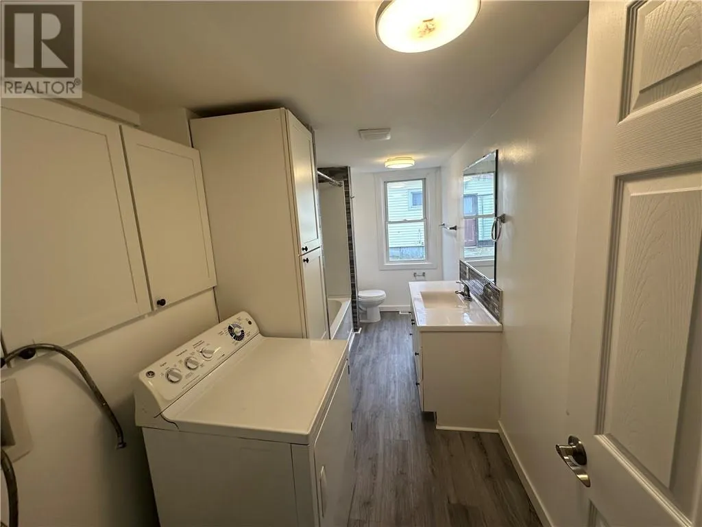 3432 Falconbridge Highway