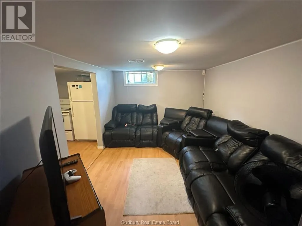 3432 Falconbridge Highway