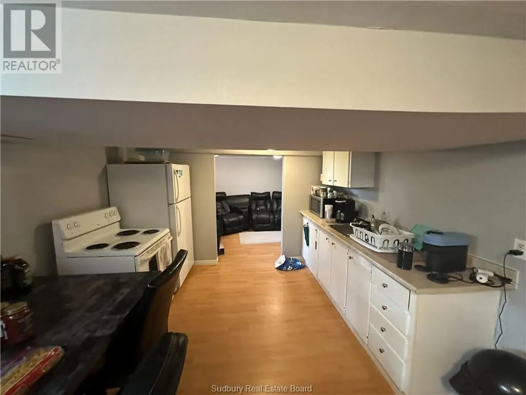 3432 Falconbridge Highway