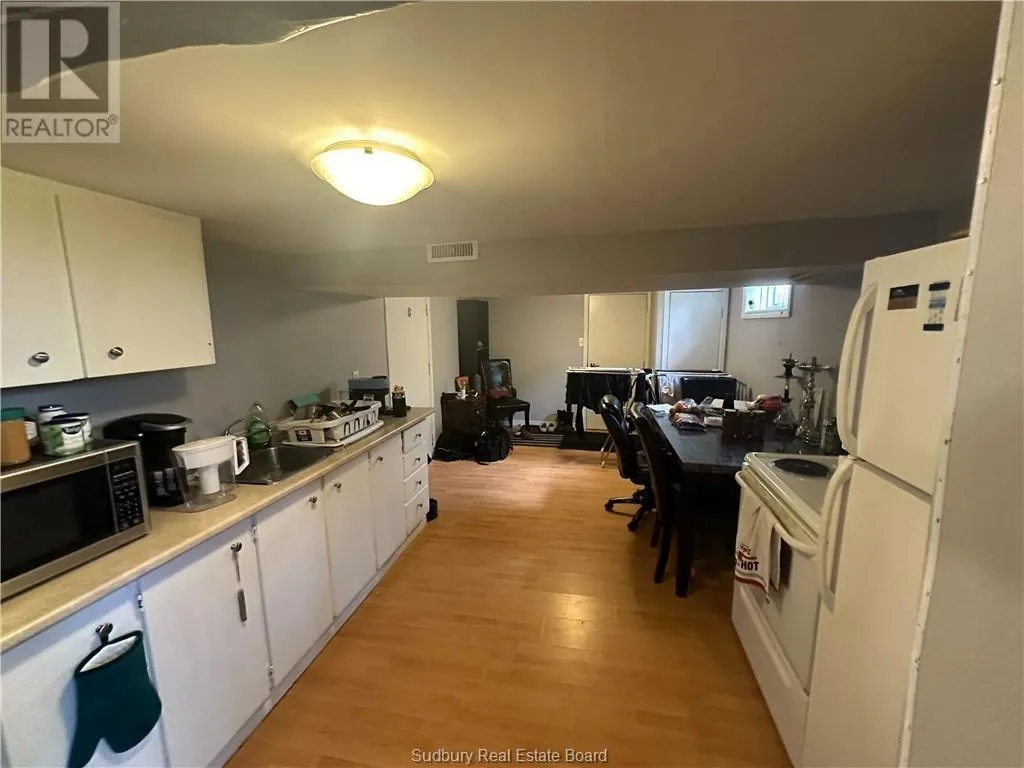3432 Falconbridge Highway