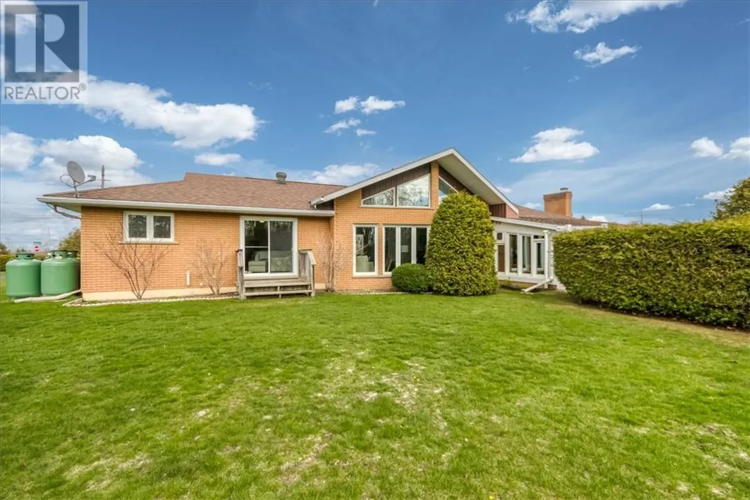 57 Wilson Street E