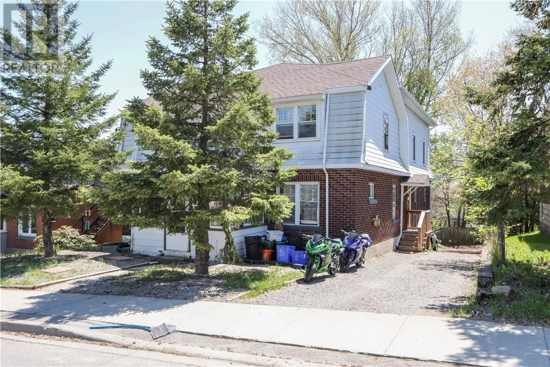257 Oak Street