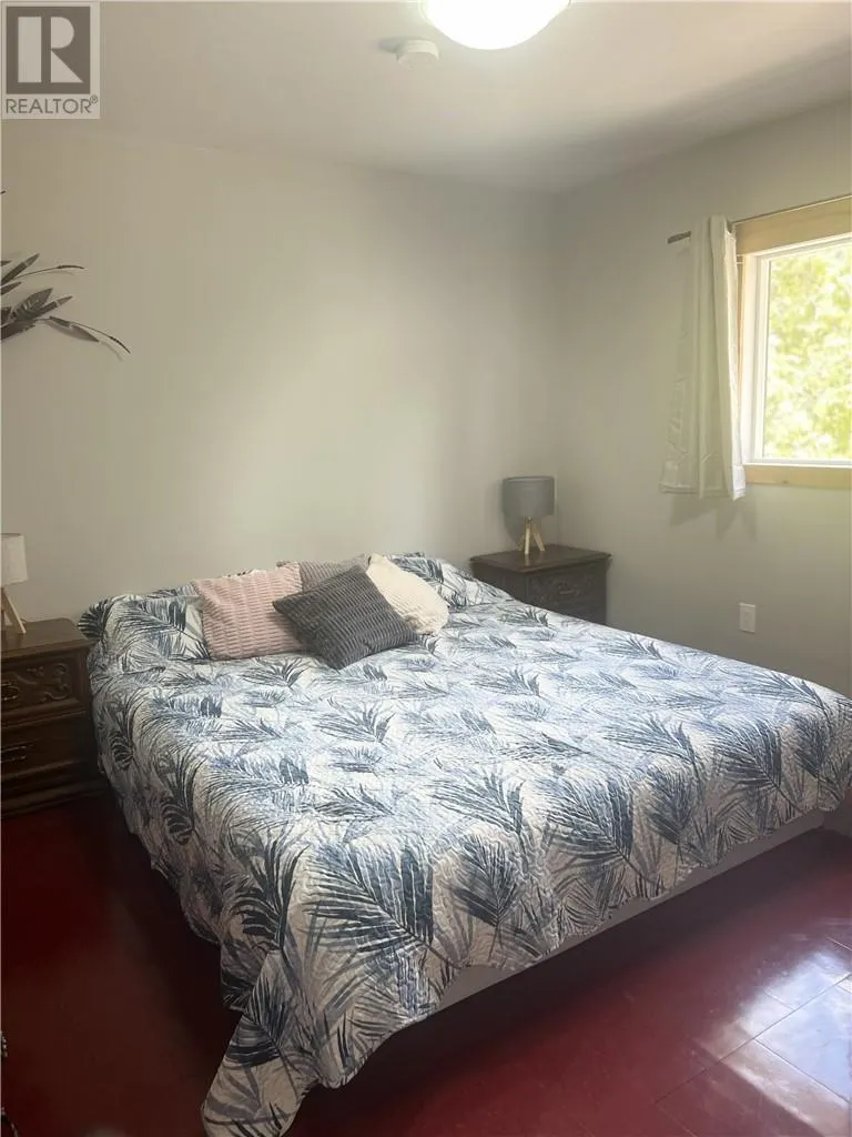 161 Highway 17 W