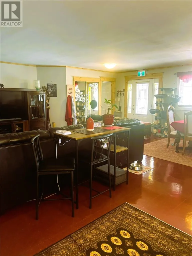 161 Highway 17 W