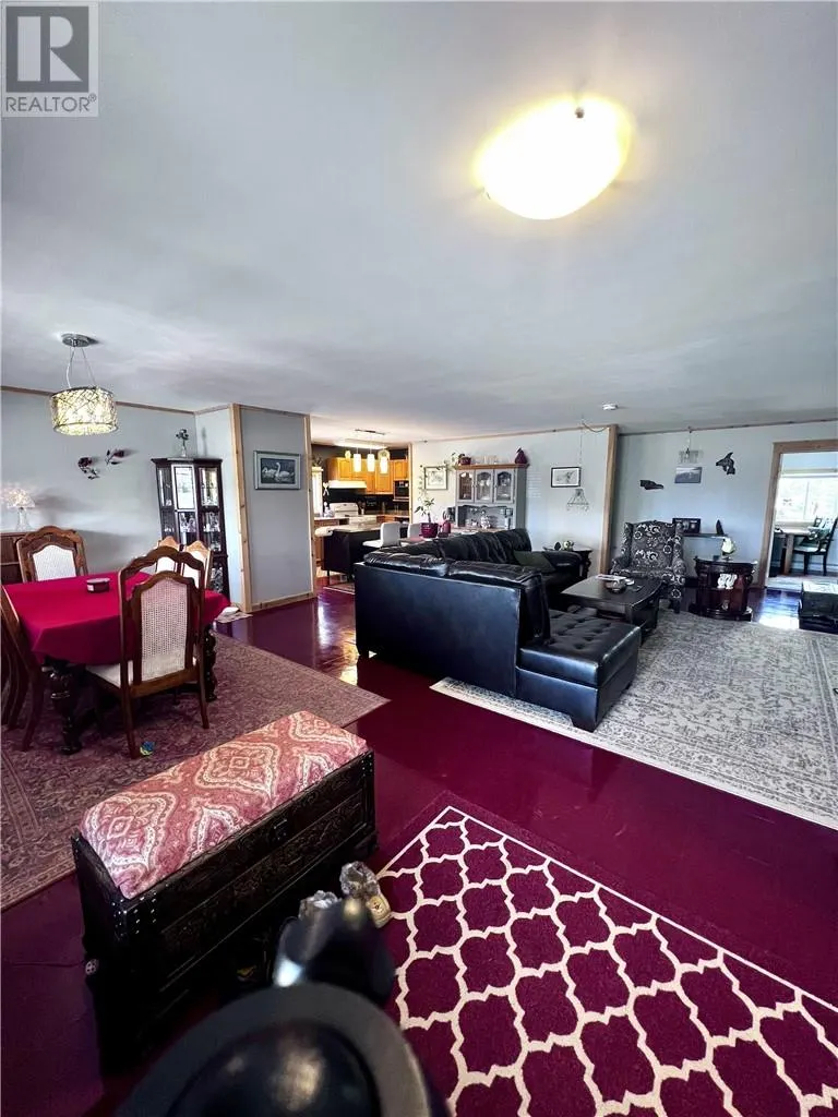 161 Highway 17 W