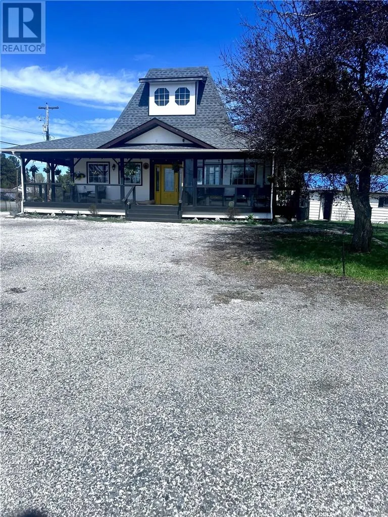 161 Highway 17 W