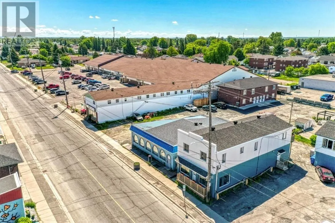 12 Main Street E