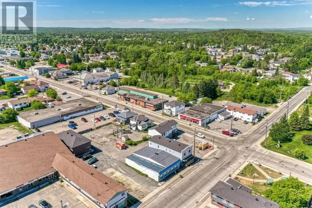 12 Main Street E