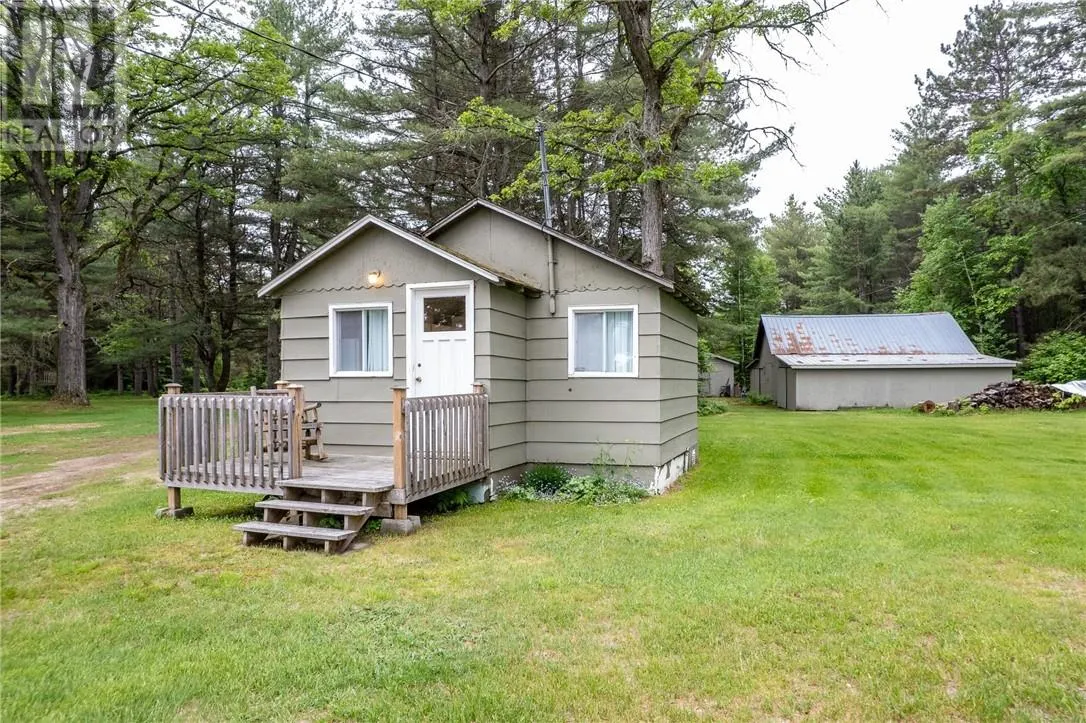 1806 Highway 17