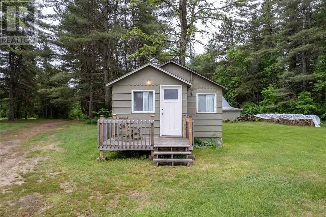 1806 Highway 17
