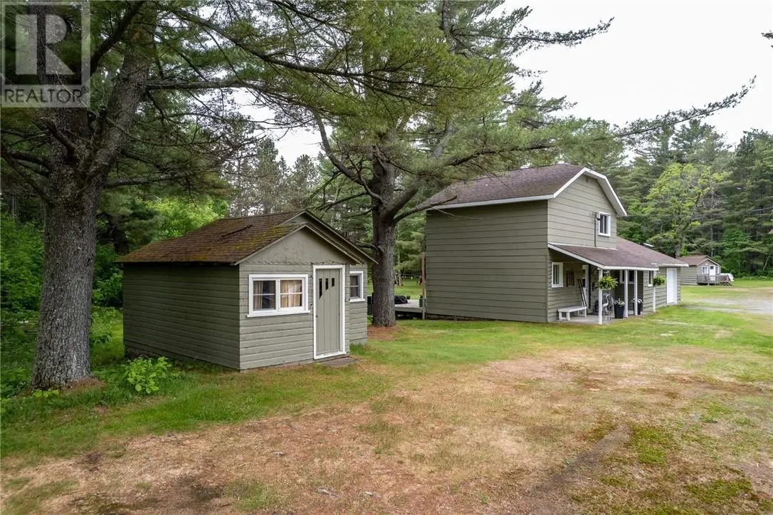 1806 Highway 17