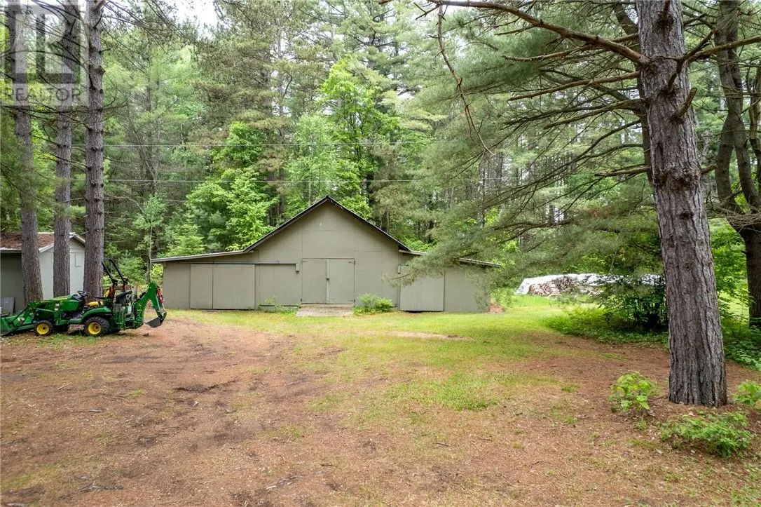 1806 Highway 17