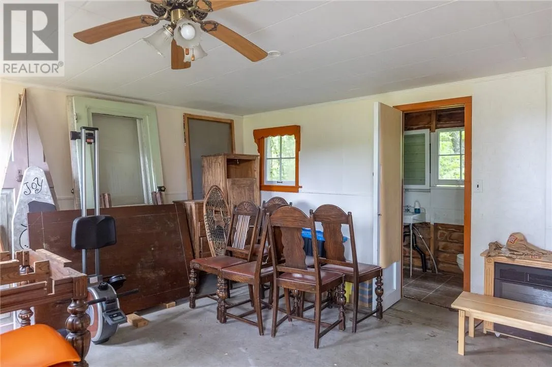 1806 Highway 17
