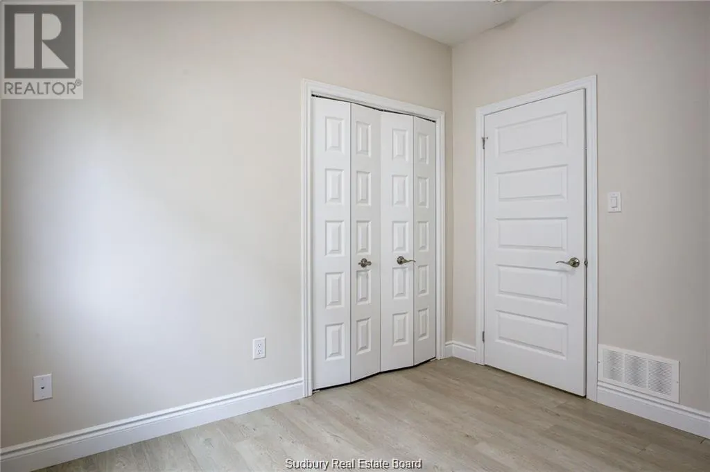 1509 Montrose