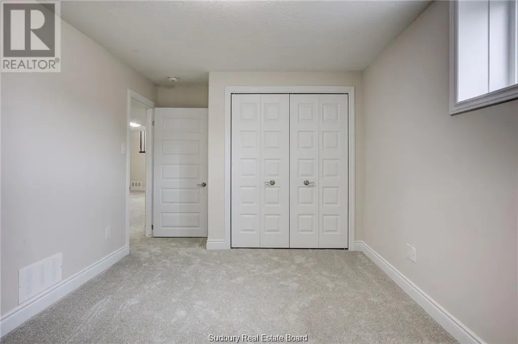 1509 Montrose