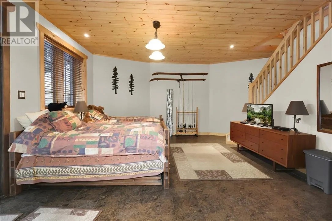28 BEAVER POND Road