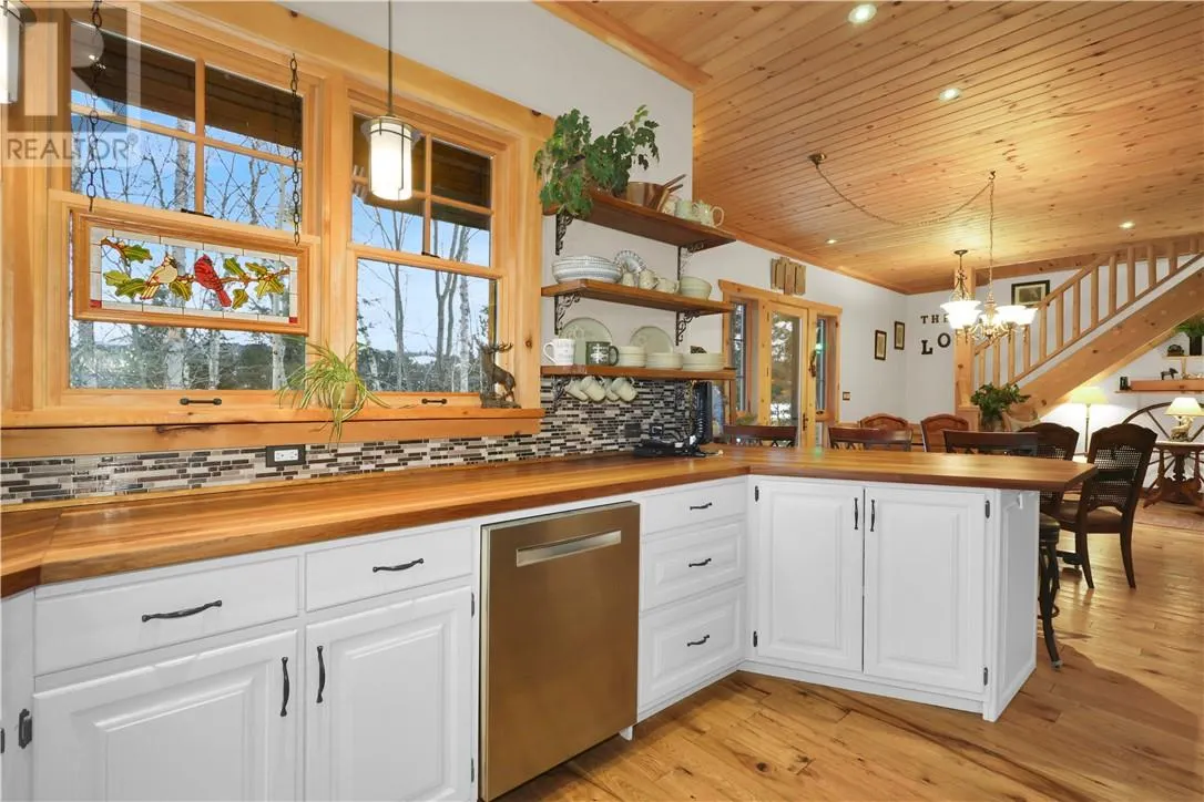 28 BEAVER POND Road