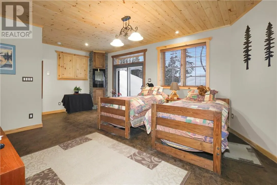 28 BEAVER POND Road