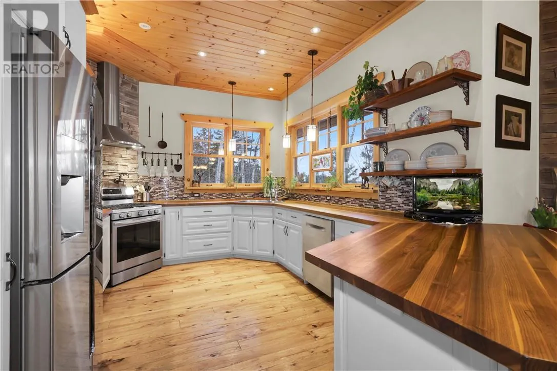 28 BEAVER POND Road