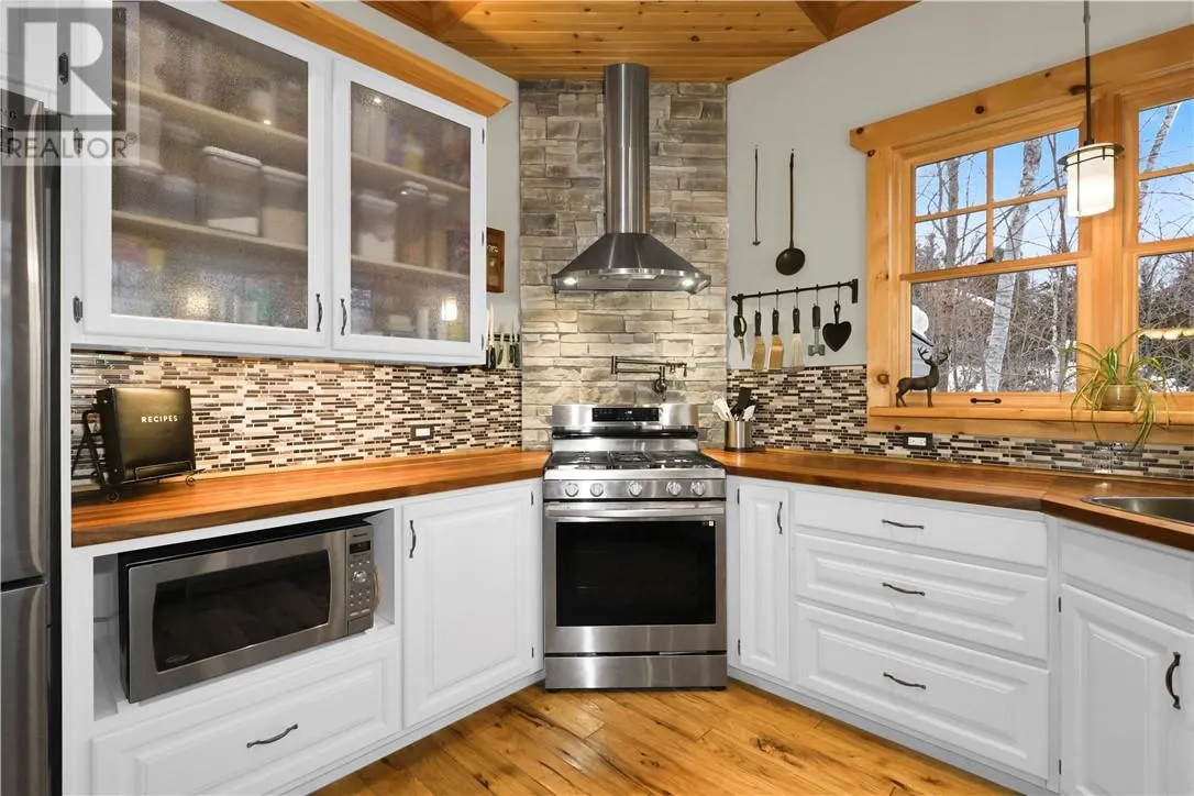 28 BEAVER POND Road