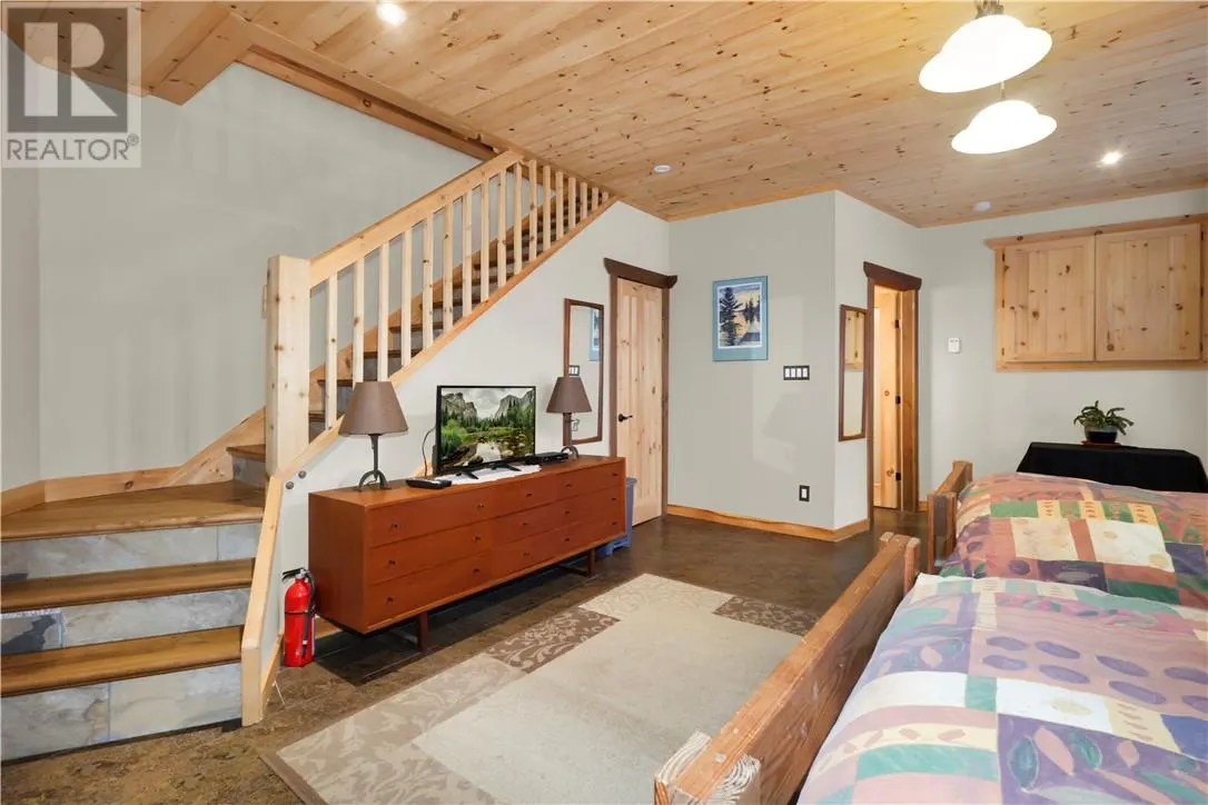 28 BEAVER POND Road