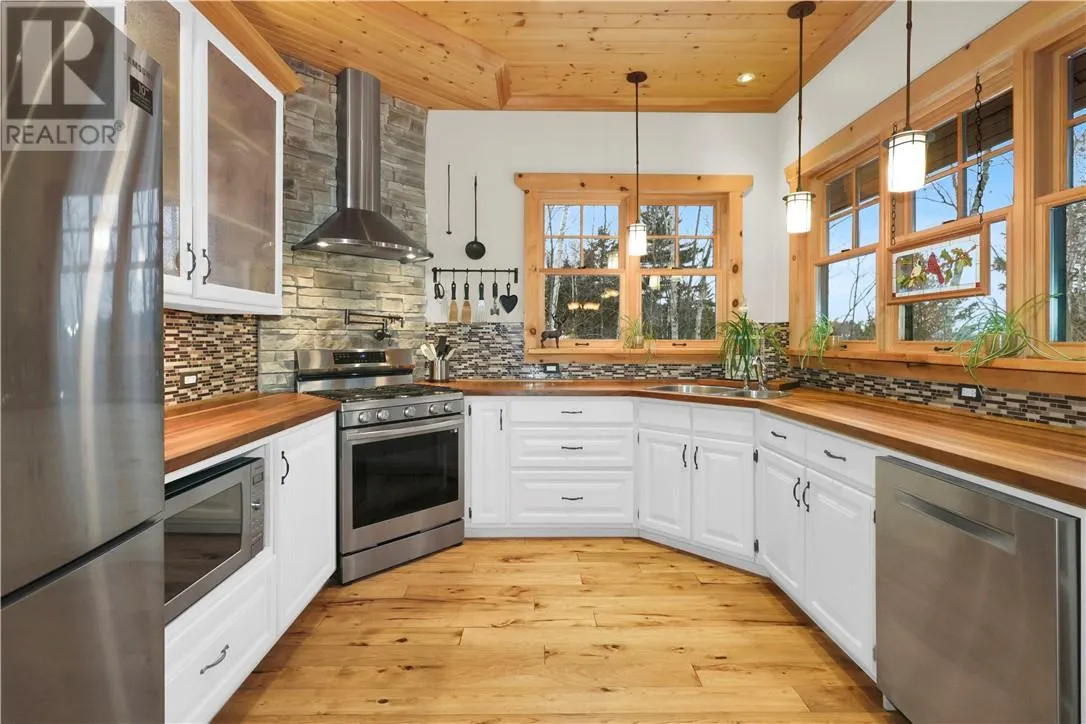 28 BEAVER POND Road