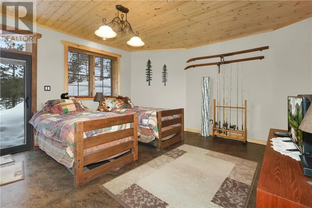 28 BEAVER POND Road