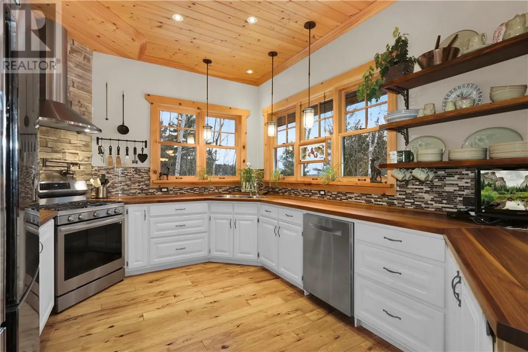 28 BEAVER POND Road