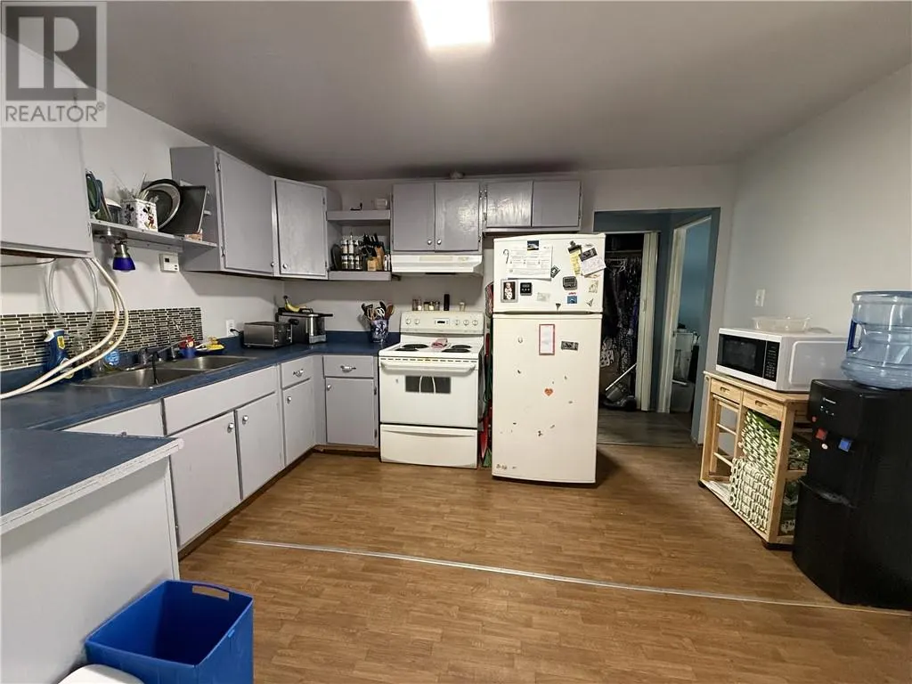 3297 Falconbridge Highway