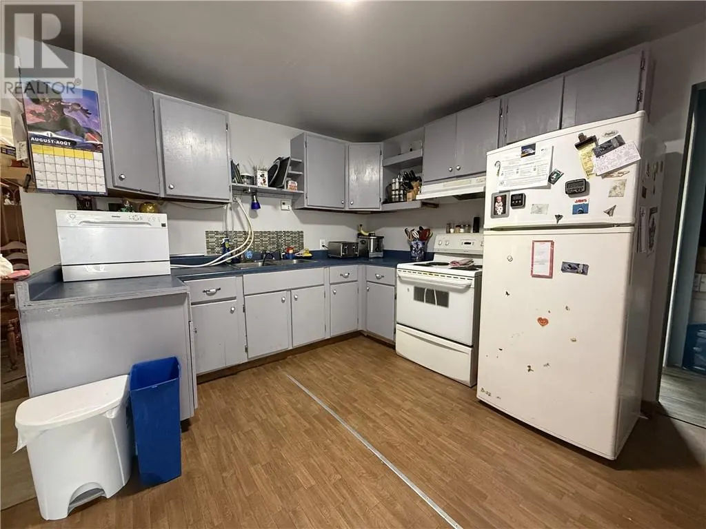 3297 Falconbridge Highway