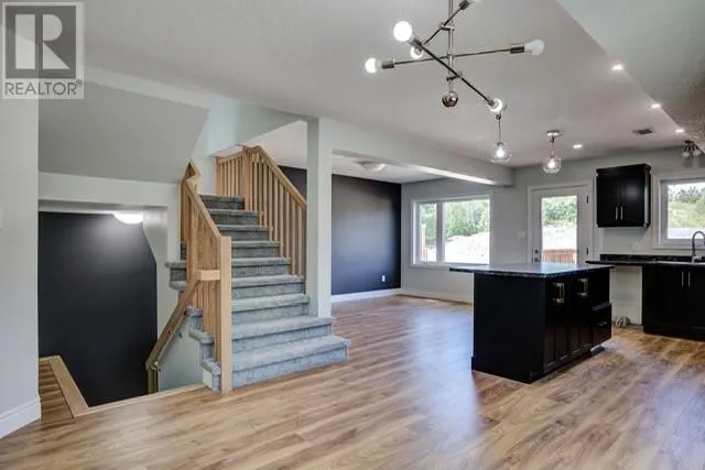 1503 Montrose