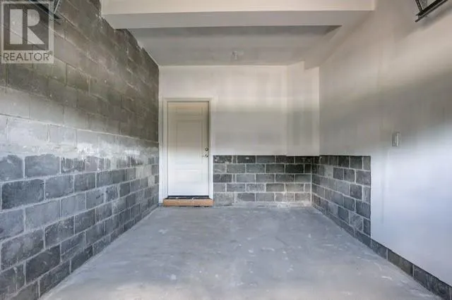 1503 Montrose