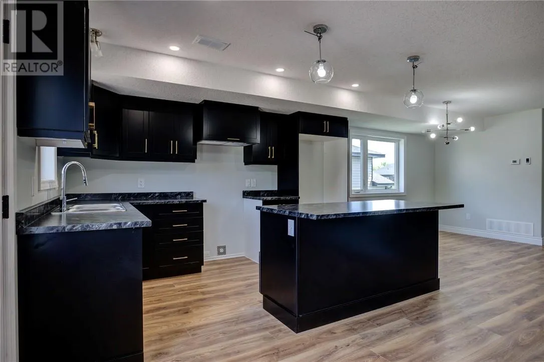 1503 Montrose
