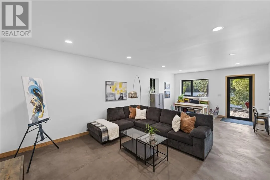 2171 Sunnyside Road