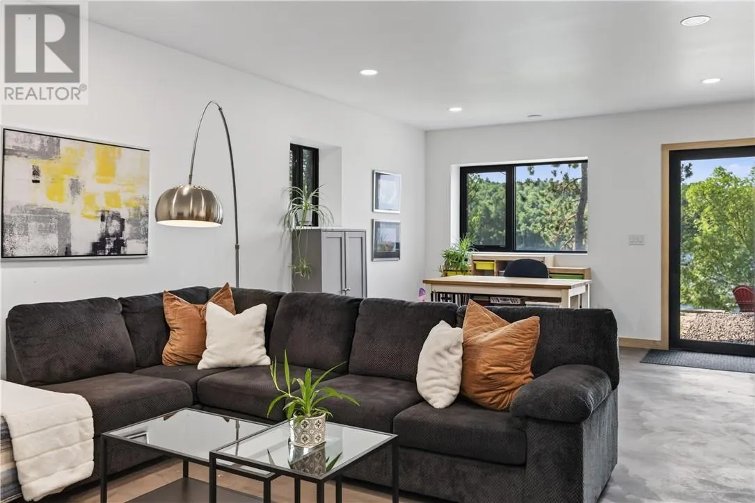 2171 Sunnyside Road