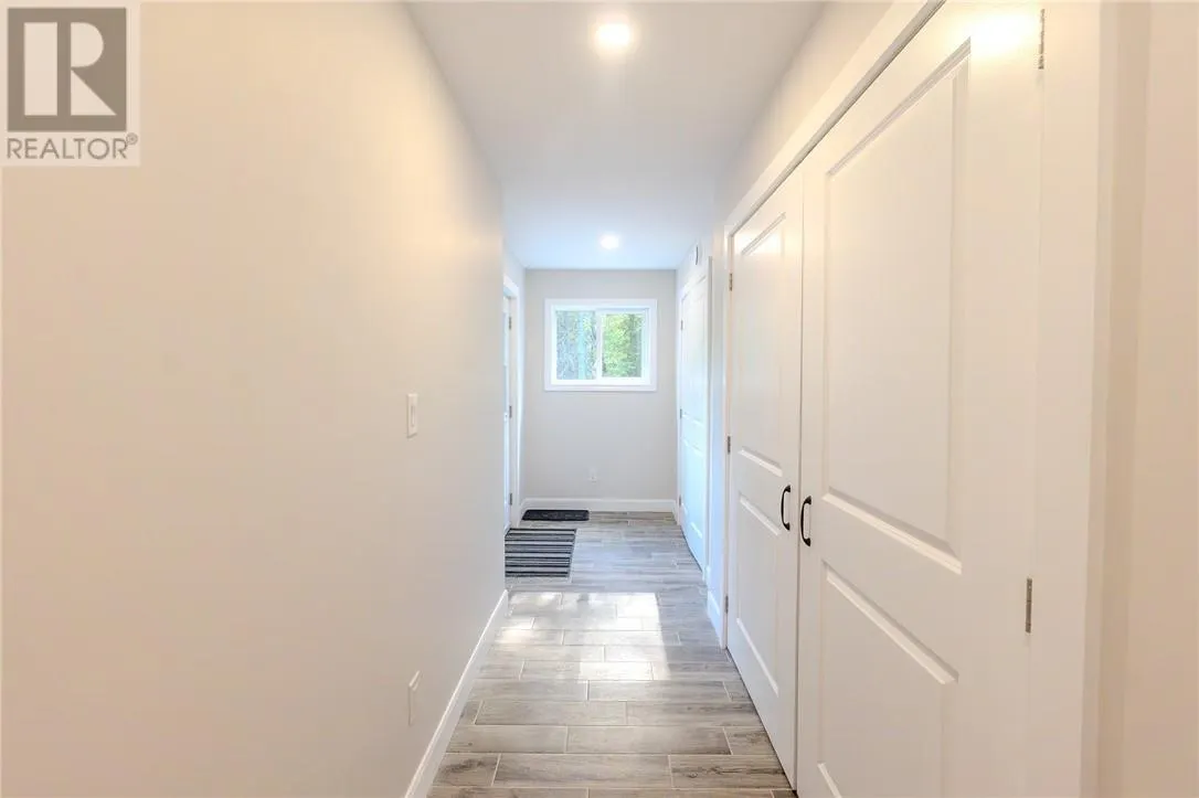 384 Old Webbwood Road