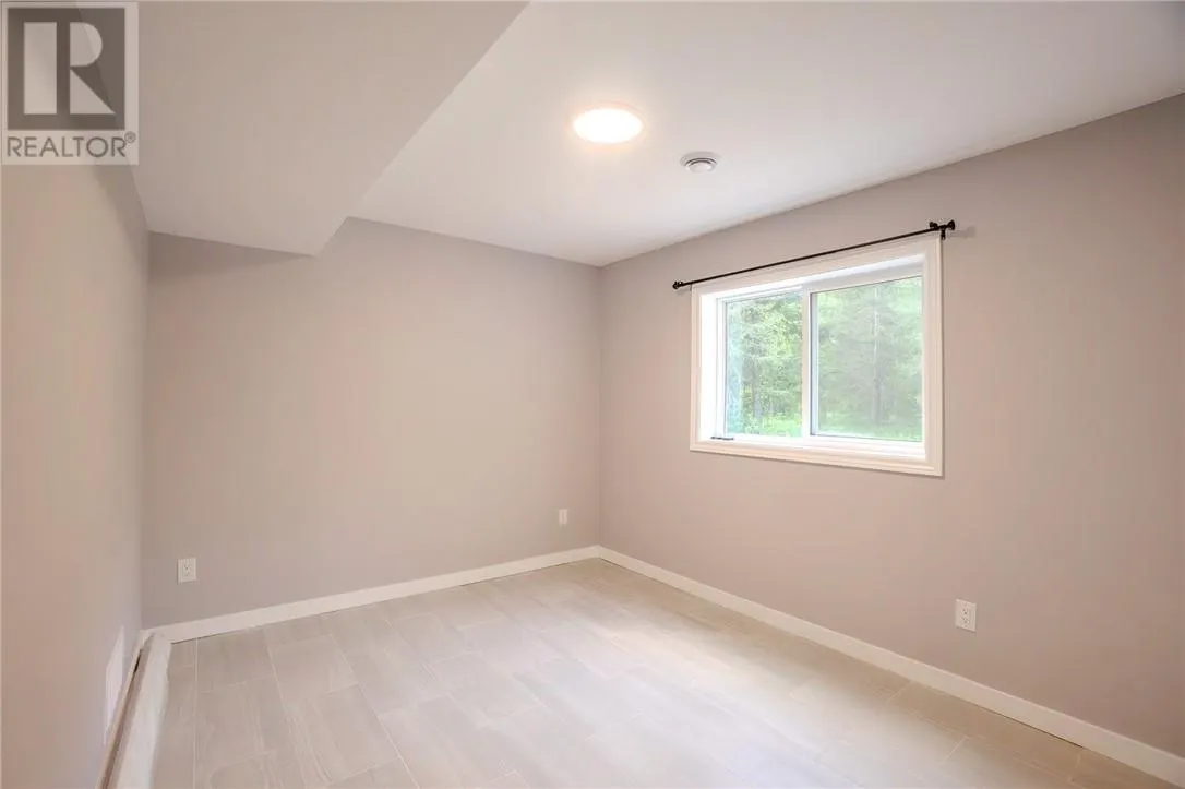 384 Old Webbwood Road