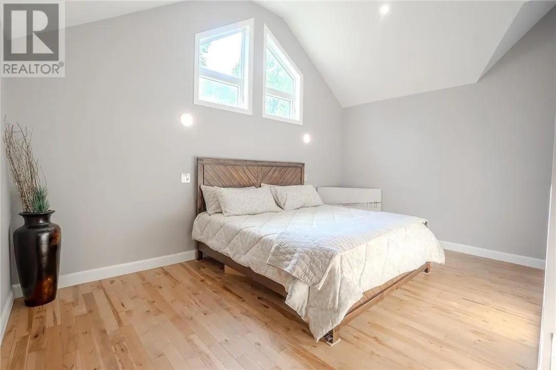 384 Old Webbwood Road