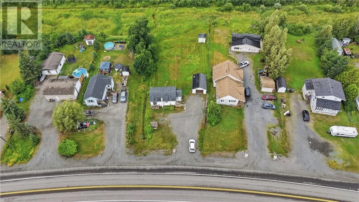 923 HIGHWAY 17 E