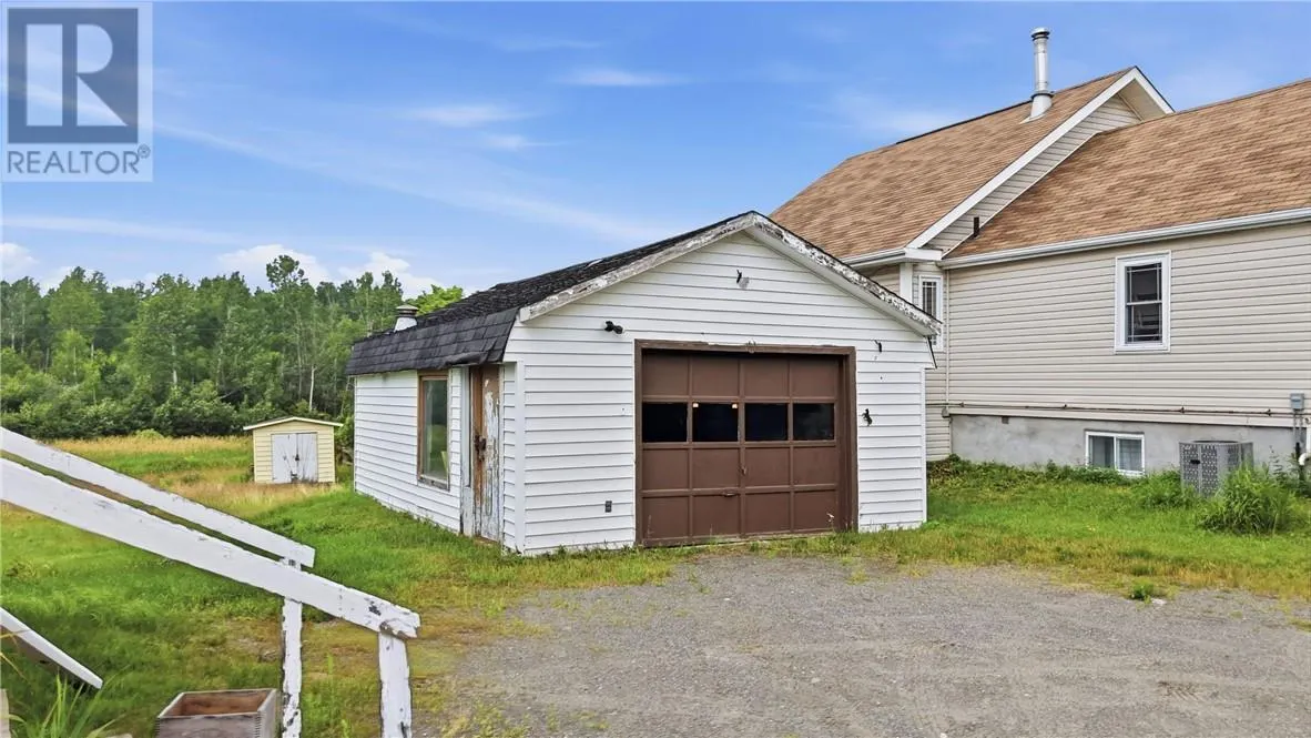 923 HIGHWAY 17 E