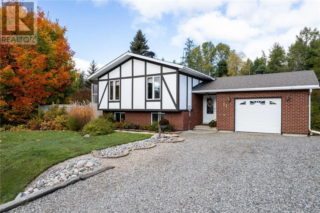 11 Jarbeau Street