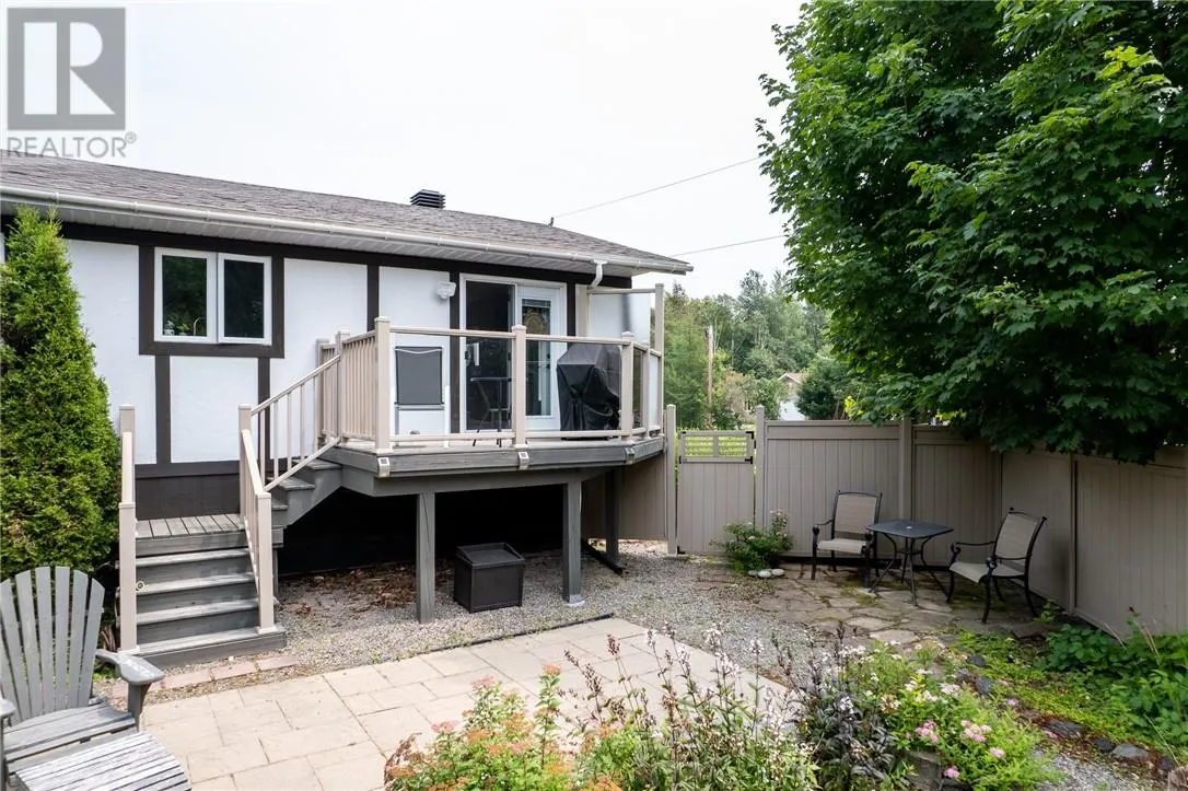 11 Jarbeau Street