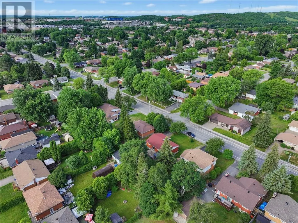 782 Westmount