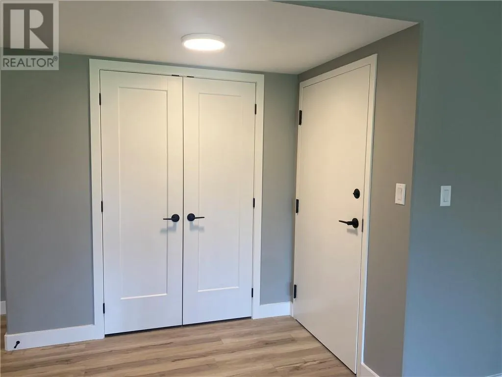 144 Meadowbrook Road Unit# Lower Unit