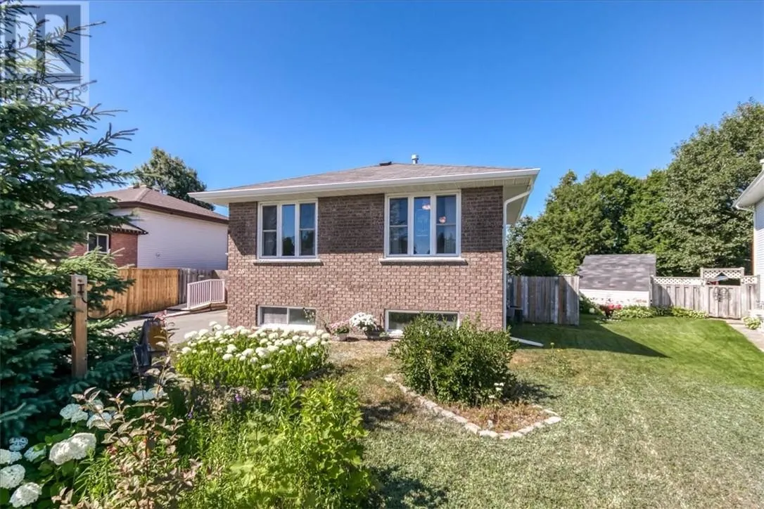 26 Monique Crescent