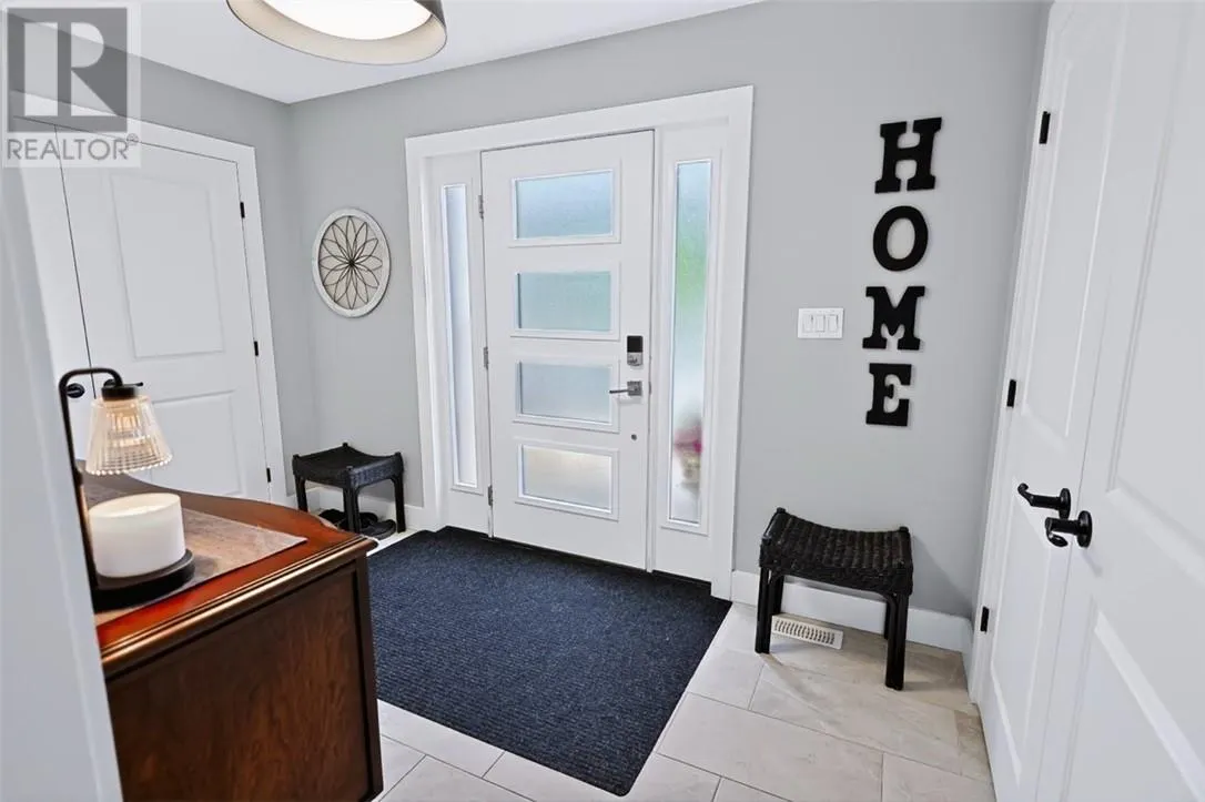 121 W Laurier
