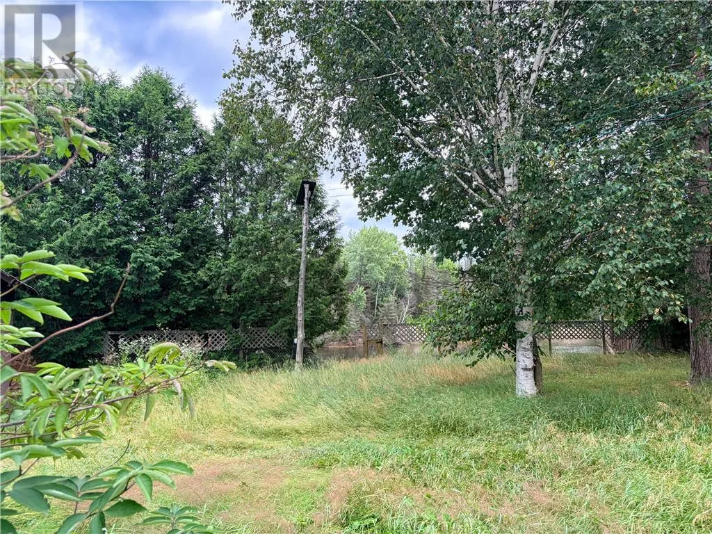63 Larchmount