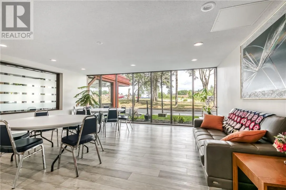 901 Lasalle Boulevard Unit# PH4