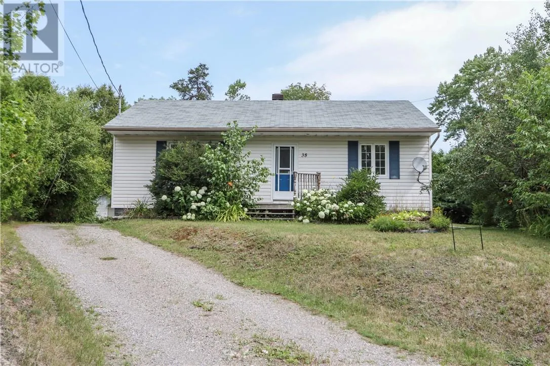 38 Gill Avenue